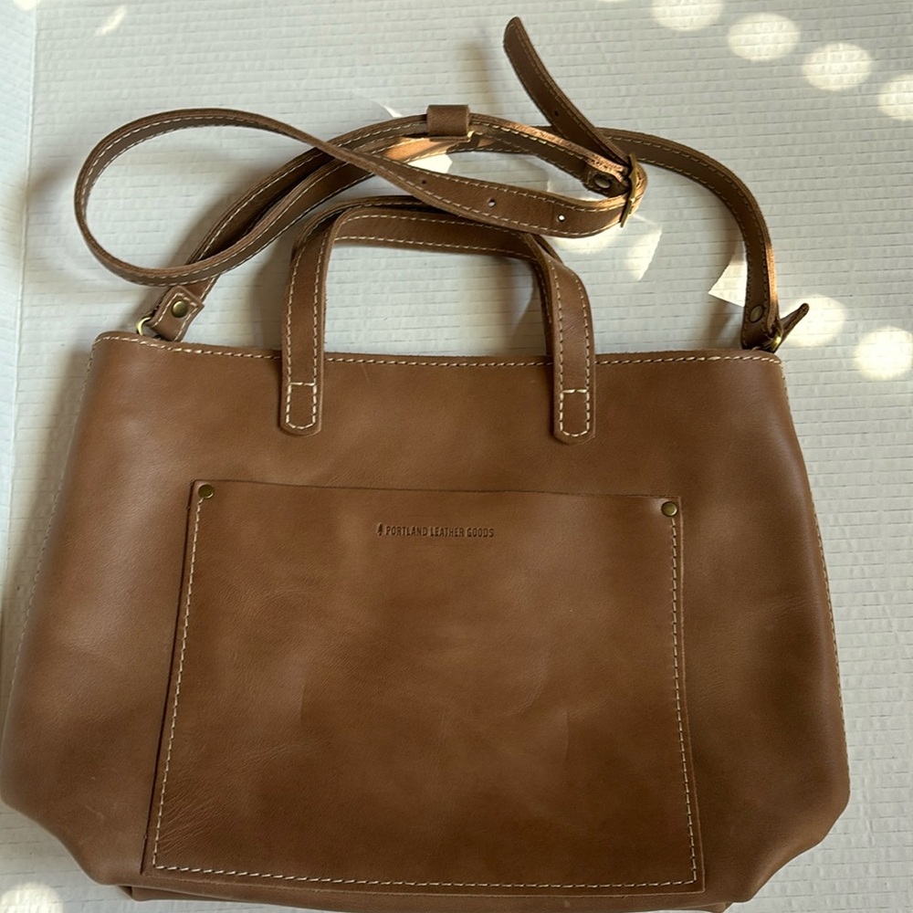 CAPPUCCINO color Portland Leather Medium Crossbody Tote with Zipper